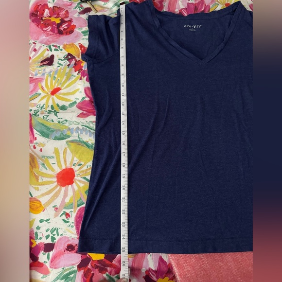 Ava & Viv Short Sleeve V Neck Tee size 1X - Picture 4 of 5